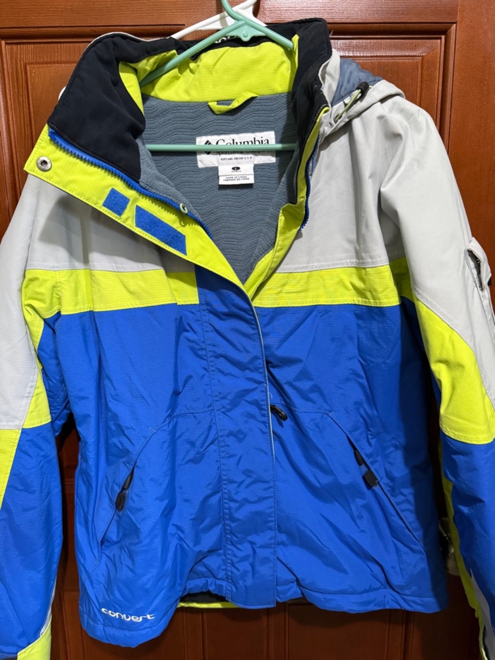 Women's Columbia Snowboarding Jacket.  Size L.